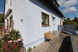 Wohnen auf dem Land - Großzügiges Zweifamilienhaus mit 2 Garagen und gepflegtem Garten – Die vollständige Adresse der Immobilie erhältst du vom Anbieter., 91611 Lehrberg – Vorschaubild 8