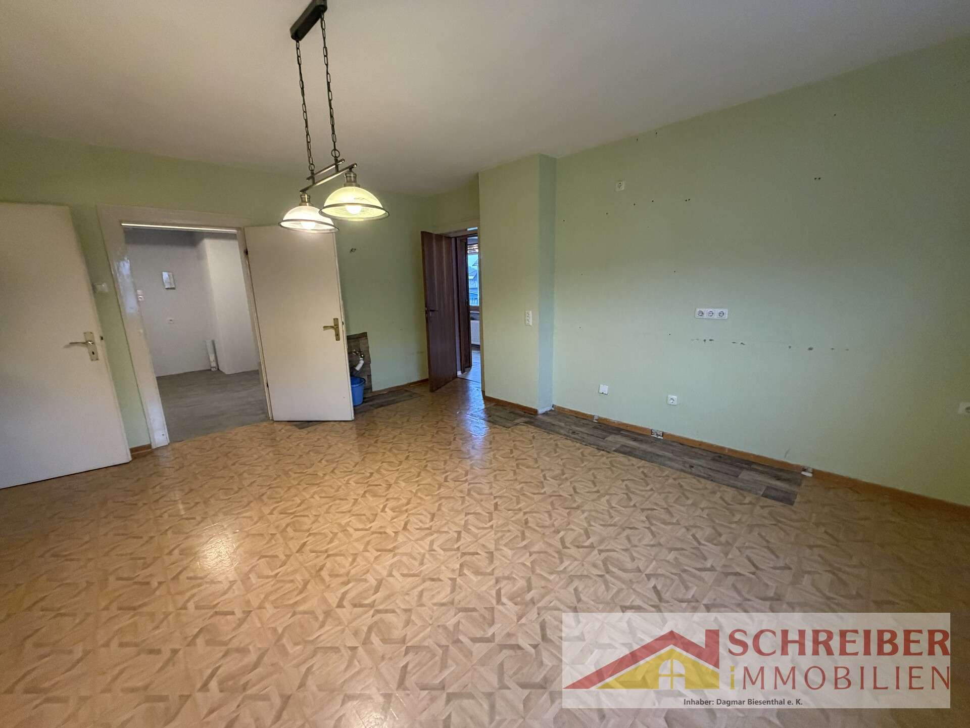 Immobilie in Biedenkopf - Großes Ein- / Zweifamilienhaus mit 3 Garagen in Biedenkopf - Wallau zu verkaufen - Bild 6