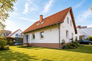 Attraktives Familiendomizil in vorzüglicher Lage - Bezugsfrei - Einliegerwohnung - Balkon - Garten – Uhuweg XX, 12351 Buckow, Berlin – Vorschaubild 2