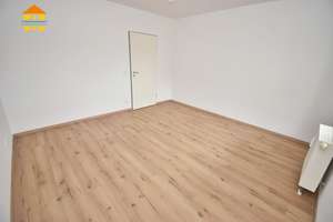 *2 Balkone, Tiefgaragenstellplatz und Aufzug in zentraler Lage* – Gießerstraße 31, 9130 Sonnenberg, Chemnitz – Vorschaubild 11