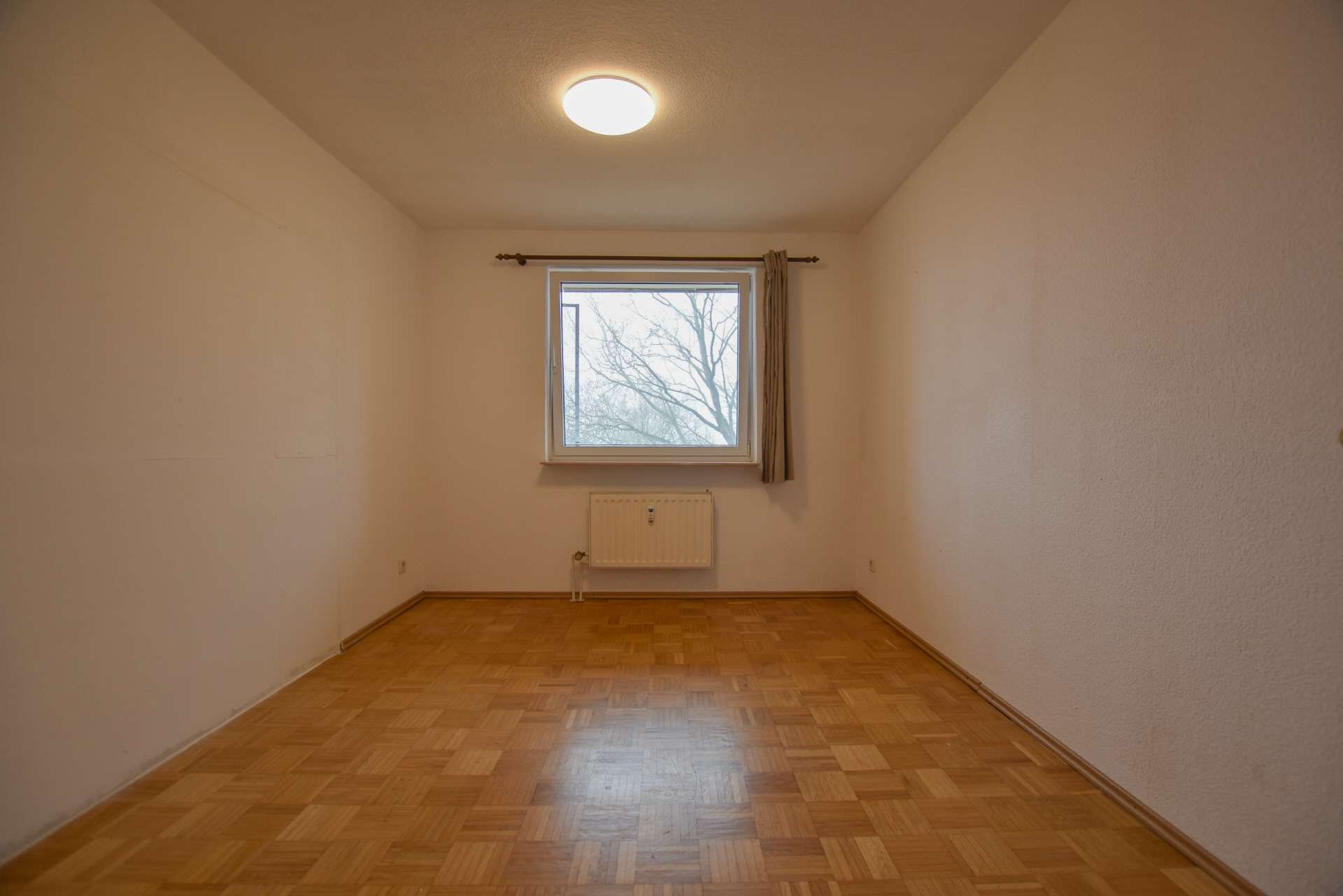 Immobilie in Isernhagen - KUNZE: gut geschnittene Wohnung mit großem Wohnzimmer und Balkon in Altwarmbüchen - Bild 0