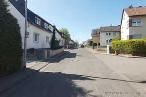 *Gehobenes und modernes Niedrigenergie Reiheneckhaus mit Terrasse und Garten in bevorzugter Lage* – Main-Taunus-Kreis – Vorschaubild 34