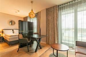 Möbliertes Studio mit Balkon: 10.OG Cloud No.7 über Milaneo – Die vollständige Adresse der Immobilie erhältst du vom Anbieter., 70191 Europaviertel, Stuttgart – Vorschaubild 3
