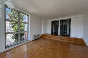 Wasserblick in bester Lage – außergewöhnliche Wohnung mit Balkonen, Naturstein und Loftcharakter – Die vollständige Adresse der Immobilie erhältst du vom Anbieter., 22301 Winterhude, Hamburg – Vorschaubild 5