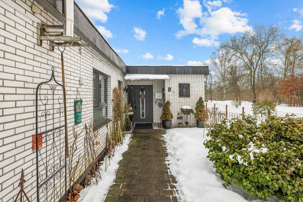 Immobilie in Edemissen - Barrierefreies Architektenhaus nahe Edemissen - Wohnen direkt am Feld- und Wald - Bild 0