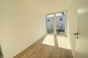Stilvolles 6-Zimmer-Reihenhaus mit gehobener Innenausstattung in München Perlach Baujahr 2020 – Jäcklinstraße 8?, 81735 München – Vorschaubild 8