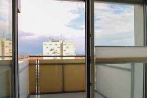 Bezugsfertige 3-Zimmer-Wohnung mit 2 Balkonen  und sagenhaftem Blick über Ingolstadt – Ingolstadt – Vorschaubild 2