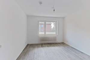 Einziehen & wohlfühlen – helle 3-Zimmer-Wohnung mit Balkon – Richthofenstraße 16, 24768 Rendsburg – Vorschaubild 4