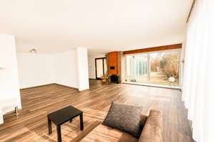 Ein Zuhause der Extraklasse – Exklusiver Bungalow mit außergewöhnlichem Wohnflair – Die vollständige Adresse der Immobilie erhältst du vom Anbieter., 95100 Selb – Vorschaubild 7