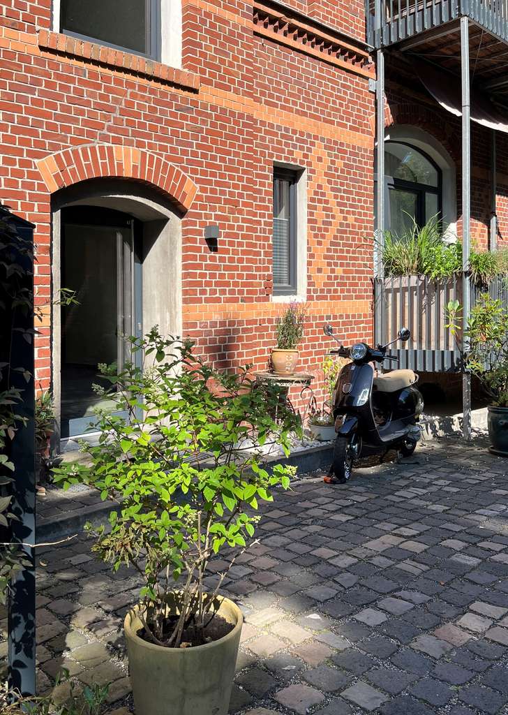 Villa West - LiLichtdurchflutete 2 Zi-Wohnung mit großem Süd-Ost- Balkon 