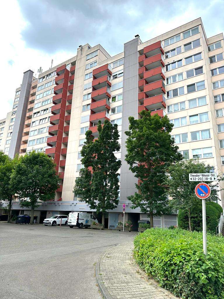 Immobilie in Kornwestheim - +++ APPARTEMENT +++ BALKON+++ AUSBLICK++ TG++ - Bild 0