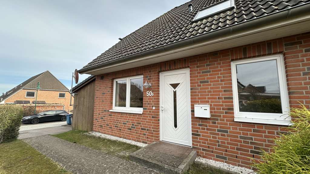 Immobilie in Wesenberg - Individuelle DHH mit vier Zimmern und Dach-Studio: Durchdachte Architektur, Top-Energieeffizienz - Bild 1