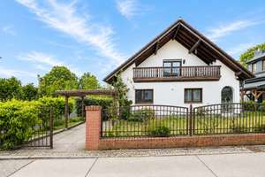 WALD – WASSER – WOHNEN  Zweifamilienhaus in idyllischer Tegeler Siedlung