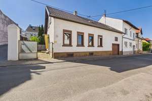 Charmantes Wohnhaus mit Hof und Garage zum Kauf in Münster-Sarmsheim