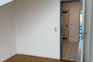 Gemütliche 3-Zimmer-DG-Wohnung mit 2 Balkonen & Keller in gefragter Wohnlage – Friedrich-Wilhelm-Straße 32, 52080 Eilendorf, Aachen – Vorschaubild 13