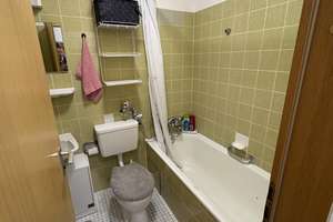 Gepflegte 1-Zimmer-Wohnung mit Balkon & Einbauküche in München-Am Hart – Starenweg 10, 80937 Am Hart, München – Vorschaubild 5