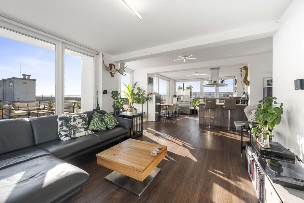 Immobilie in Oberschleißheim - Atemberaubender Weitblick garantiert! Modernes Penthouse zum Wohlfühlen - Bild 1