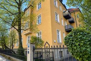 TOP renovierte Altbauwohnung in ruhiger, zentraler Lage