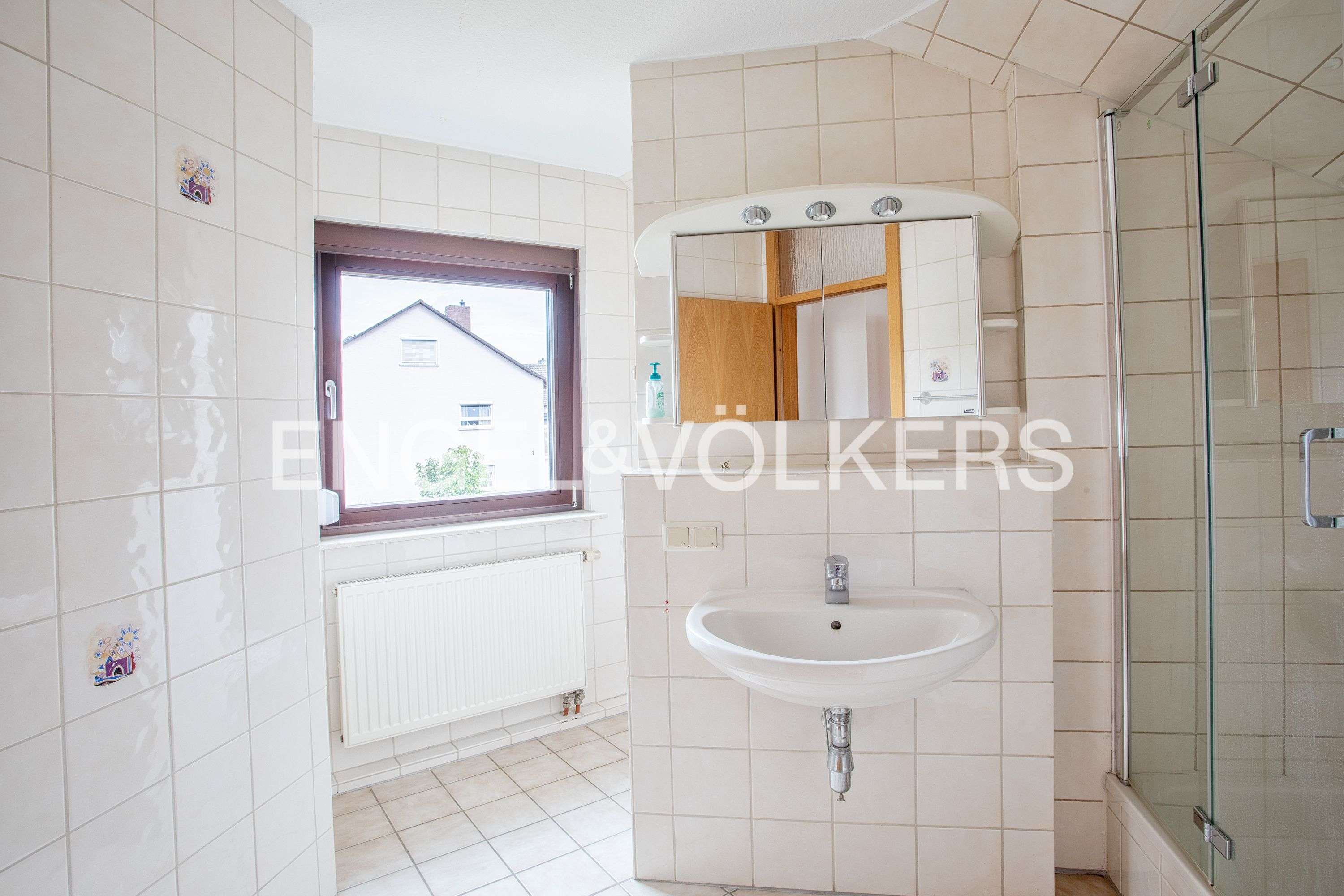 Immobilie in Dudenhofen - Großzügig wohnen für ein oder zwei Familien! - Bild 1