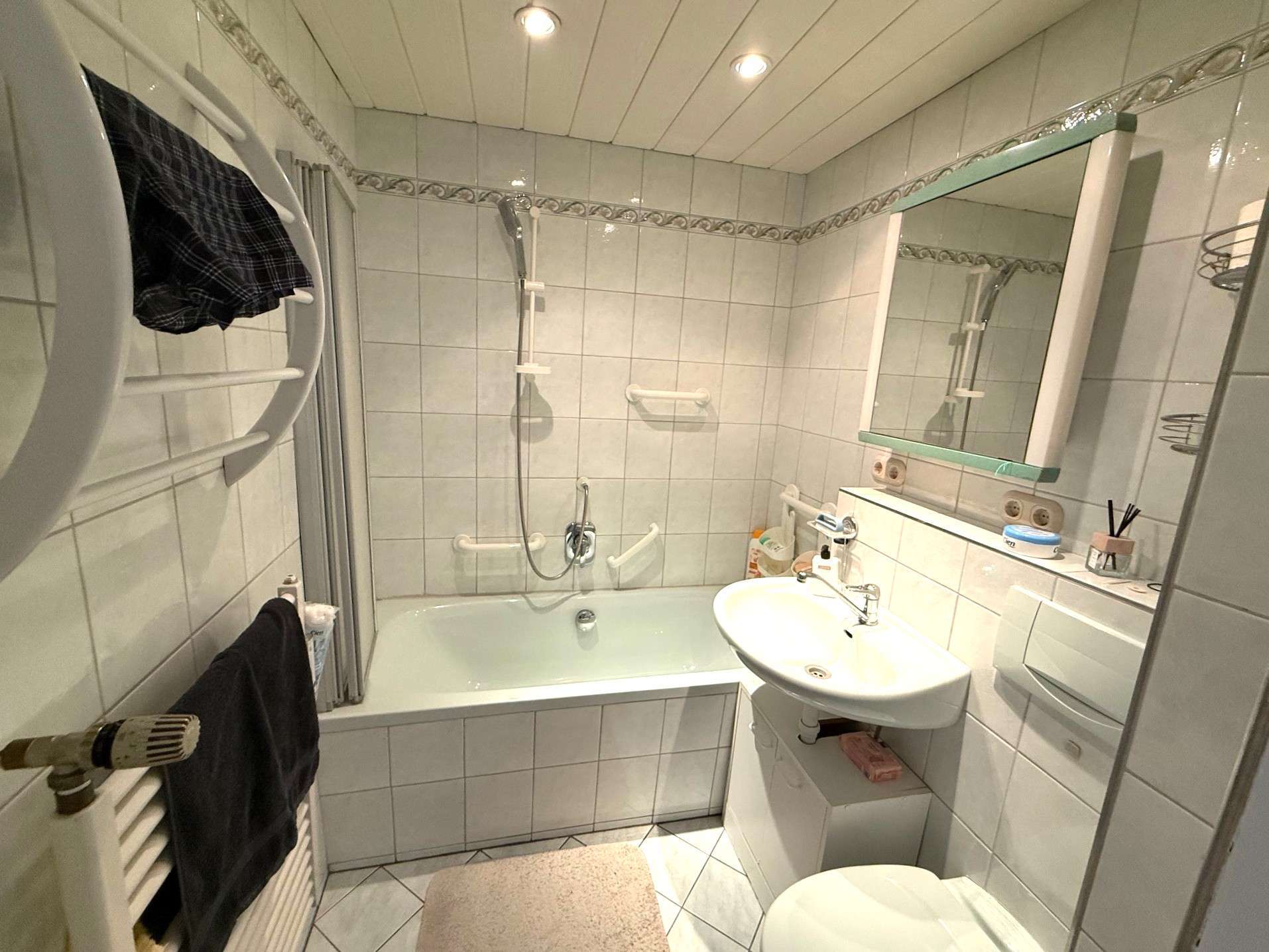 Immobilie in Planegg - *** Helle 4-Zimmer-Wohnung, ruhige Lage, mit Südloggia und einer Westterrasse *** *** - Bild 4