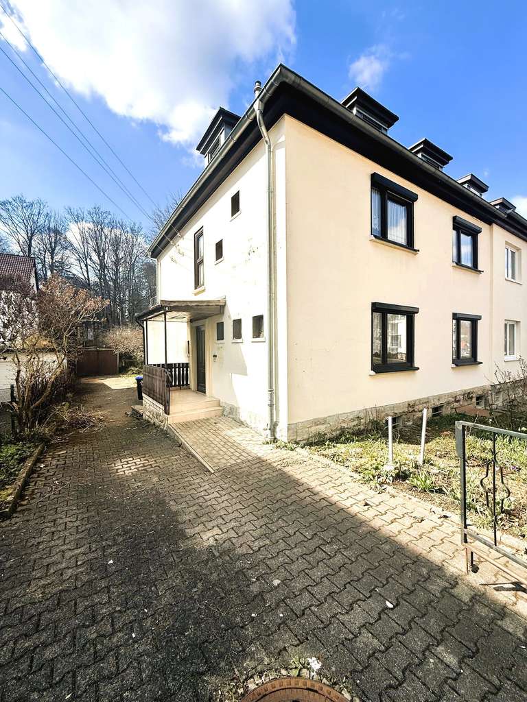 Immobilie in Ilmenau - zentral gelegenes Wohnhaus mit tollem Grundriss, Garage & Garten zu verkaufen - Bild 1