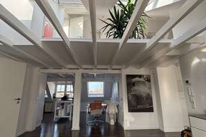 Individuelle Dachgeschoss Maisonette Wohnung mit wunderschönen Sonnenbalkon und Weitblick