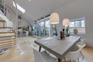 Über den Dächern Düsseldorfs – Maisonette mit Weitblick im Herzen Pempelforts – Die vollständige Adresse der Immobilie erhältst du vom Anbieter., 40477 Pempelfort, Düsseldorf – Vorschaubild 2