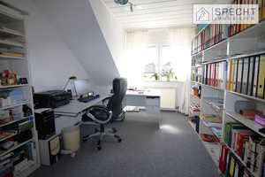ATTRAKTIVE DOPPELHAUSHÄLFTE MIT TOLLER AUSSTATTUNG! Bj. 1993, 352 m² GS, Solarthermie und Garage – Wetteraukreis – Vorschaubild 7