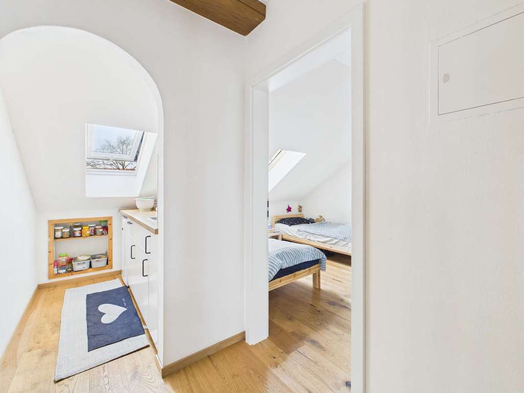 Immobilie in Regensburg - Regensburg, Kumpfmühl: Urbanes Wohnen mit viel Potenzial: 2-Zimmer-Wohnung mit großem Balkon - Bild 2