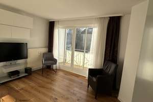 Sonnige 1-Zimmer-Wohnung (möbliert) mit Balkon und TG-Stellplatz in München Solln
