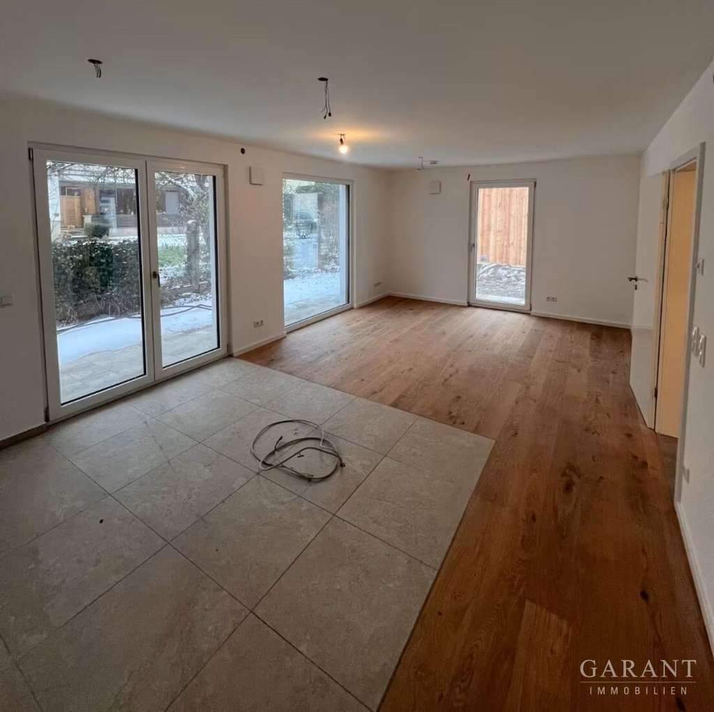 Immobilie in Bad Endorf - Hochwertige 3 Zimmer-Erdgeschoss-Wohnung mit Terrasse & Garten - Bild 0