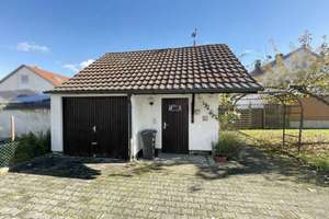 Ein- bis Zweifamilienhaus
mit Garage und Werkstatt
in Neu-Ulm/Reutti – Die vollständige Adresse der Immobilie erhältst du vom Anbieter., 89233 Neu-Ulm – Vorschaubild 4