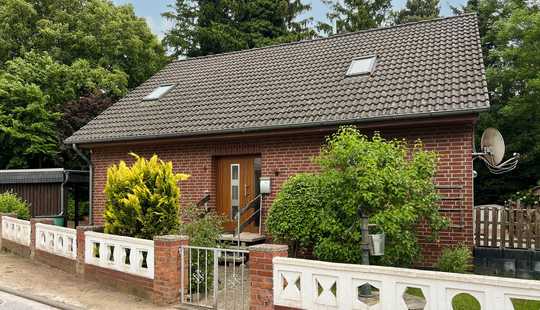 Bild von Grundsolides Einfamilienhaus in Wettmershagen in sehr ruhiger Lage, mit Keller und Carport