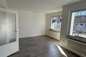 Helle 3-Zimmer-Wohnung mit Balkon in Duisburg-Hamborn – Kolpingstr. 96, 47166 Alt-Hamborn, Duisburg – Vorschaubild 2