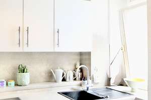 Licht, Ruhe, Rückzug und zentral – oberste Etagenwohnung,  Balkon,  Nähe Helmholzplatz – Stubbenkammerstr. 11, 10437 Prenzlauer Berg, Berlin – Vorschaubild 9