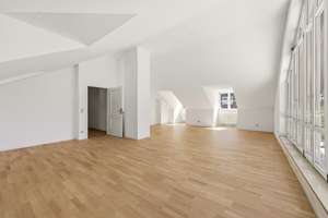 Lichtdurchflutete Dachgeschosswohnung in ruhiger Lage mit großer Fensterfront & Dachterrasse – Die vollständige Adresse der Immobilie erhältst du vom Anbieter., 81247 Obermenzing, München – Vorschaubild 3