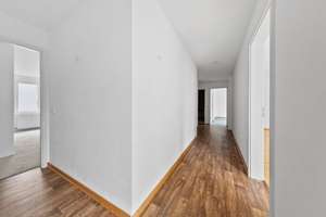 Bezugsfreie 3-Zimmer-Eigentumswohnung mit Balkon, Aufzug und TG-Stellplatz – Handjerystraße 24, 12489 Adlershof, Berlin – Vorschaubild 4