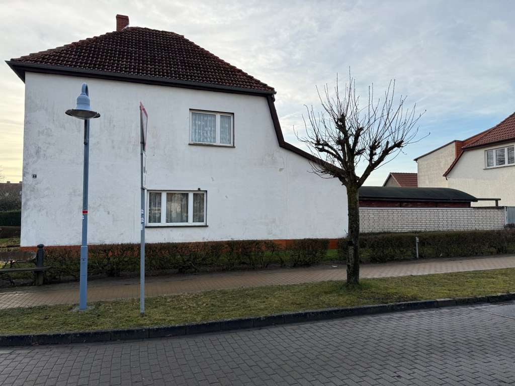 Immobilie in Dargun - Stadthaus mit zwei WE und kleinem Wohnhaus und Entwicklungspotenzial auf großem Grundstück - Bild 1