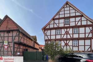 Imposantes Fachwerkhaus in Sattenhausen, Gemeinde Gleichen, frei und sofort verfügbar – Die vollständige Adresse der Immobilie erhältst du vom Anbieter., 37130 Gleichen – Vorschaubild 1