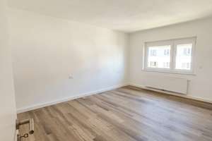 Helle, kernsanierte 4-Zimmer Wohnung optimal für eine Familie oder WG – Antwerpener Straße 8, 70374 Im Geiger, Stuttgart – Vorschaubild 2