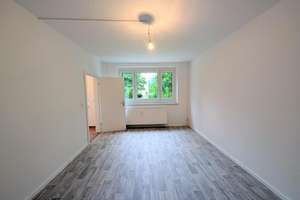 Charmante 2-Zimmer-Wohnung mit Dusche und Loggia – Wenzel-Verner-Straße 74, 9120 Helbersdorf, Chemnitz – Vorschaubild 3