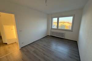 "Mir tanzt keiner auf dem Kopf rum"- Super 3-Zimmer-Wohnung im 4. OG – Wohnen mit Grünblick – Hölderlinstraße 7, 47226 Rheinhausen-Mitte, Duisburg – Vorschaubild 7