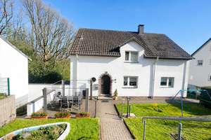 Zukunftsorientiert investieren – Einfamilienhaus mit Garage und Gartenhaus in Ennepetal – Die vollständige Adresse der Immobilie erhältst du vom Anbieter., 58256 Ennepetal – Vorschaubild 4