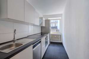 Zwischen Hofgarten und Nordstraße – ein Balkon ins Grüne, mitten in der Stadt – Die vollständige Adresse der Immobilie erhältst du vom Anbieter., 40479 Pempelfort, Düsseldorf – Vorschaubild 7