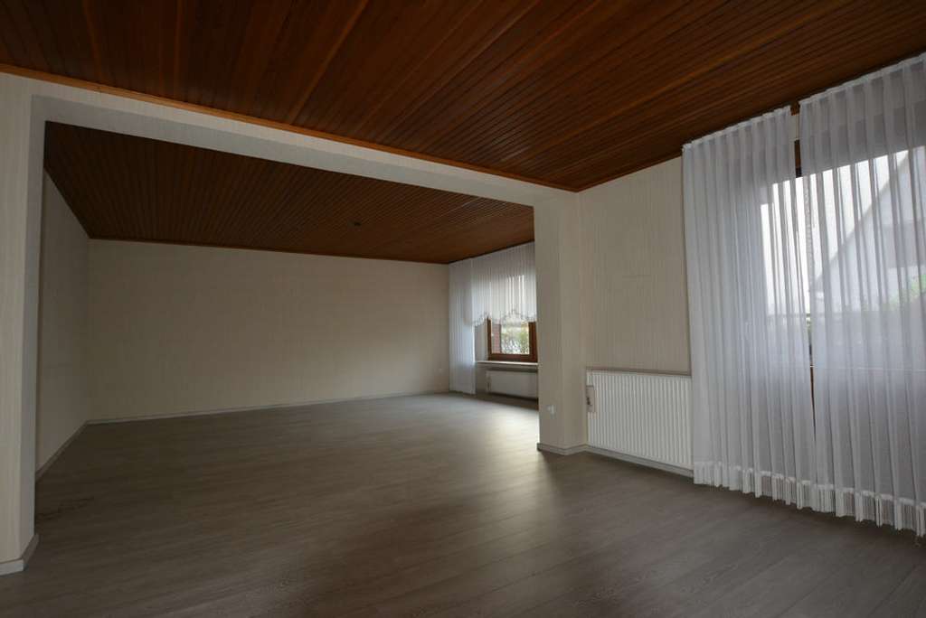 Immobilie in Eschede - Riesen Grundstück mit gepflegtem 1-2 Familienhaus mit Keller, Garage  u. Nebengelass - Bild 1