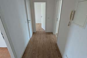 *Familiäre und zentrale Wohnung mit Balkon und Tageslichtbad* – Olvenstedter Straße 32, 39108 Stadtfeld Ost, Magdeburg – Vorschaubild 2