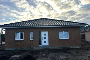 Neubau-Klinkerbungalow in beliebter Lage – Die vollständige Adresse der Immobilie erhältst du vom Anbieter., 29313 Hambühren – Vorschaubild 2
