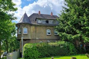 Fast wie im eigenen Haus! Geräumige 4 Zi.-Wohnung im Zweifamilienhaus.