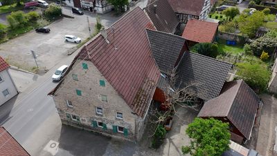 Historisches, ehemaliges landwirtschaftliches Anwesen mit viel Ausbaupotenzial & guter Bausubstanz