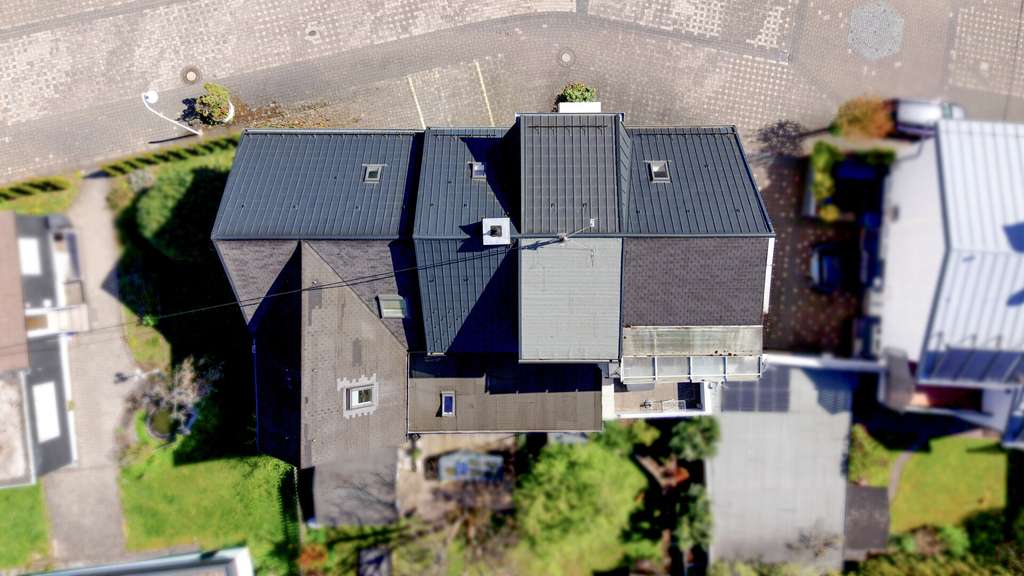 Immobilie in Bad Marienberg (Westerwald) - Gepflegtes Mehrfamilienhaus mit 8 Einheiten - Im Zentrum von Bad Marienberg! - Bild 1